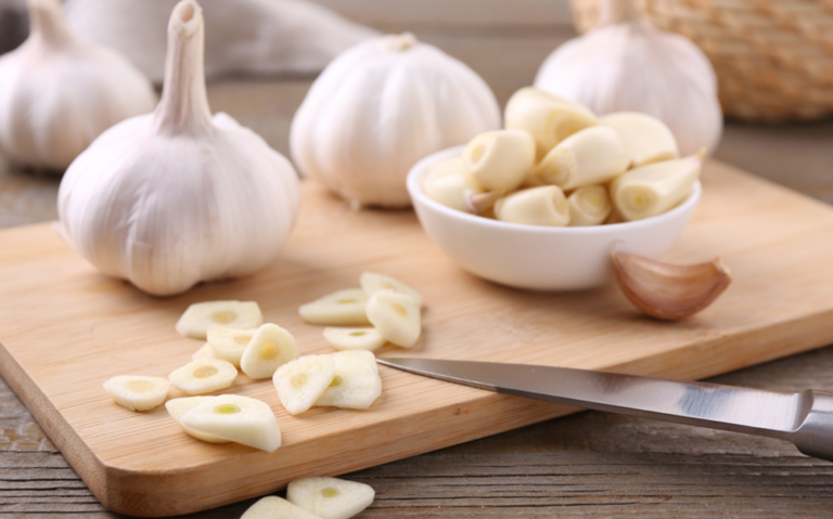 Propiedades del Ajo en la Medicina Natural: Descubre sus Beneficios Saludables