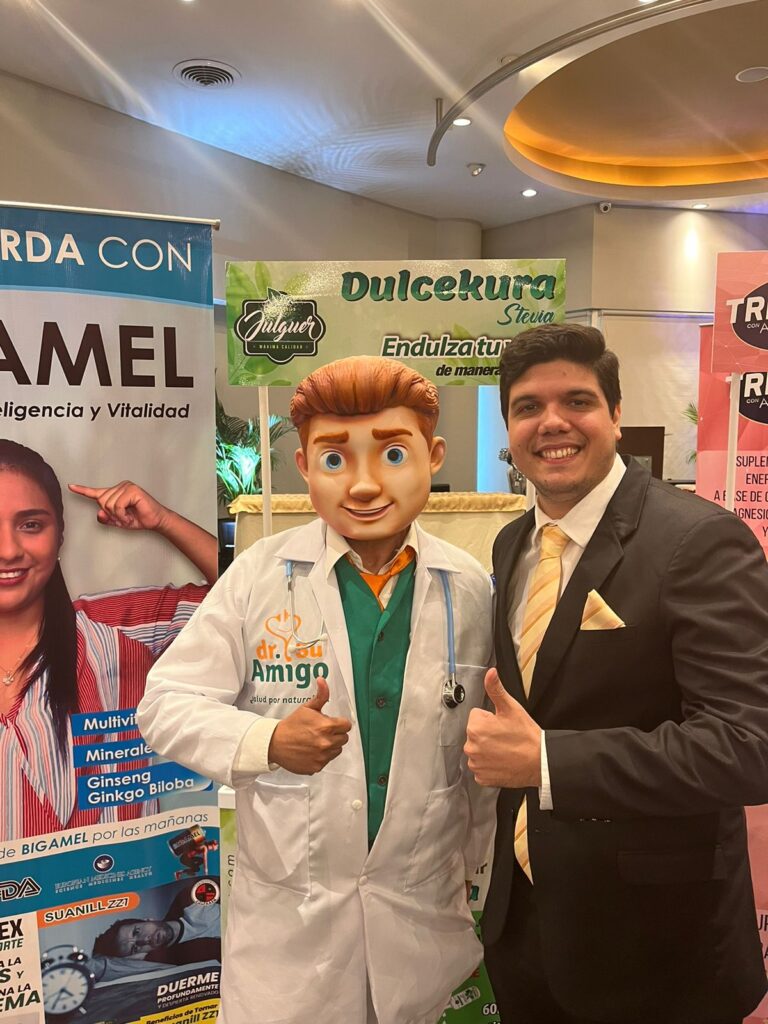 El Dr. Su Amigo y Laboratorios Julguer presentes en la Pharmacy Big Brands Feria 2024